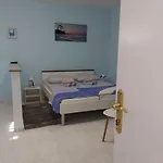 Ella *