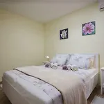 Ella Apartman *