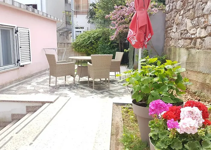 Ella Apartmán