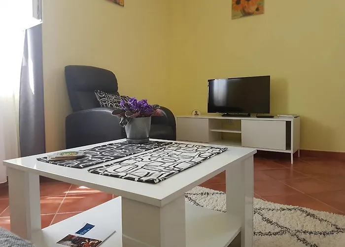 Ella Apartmán