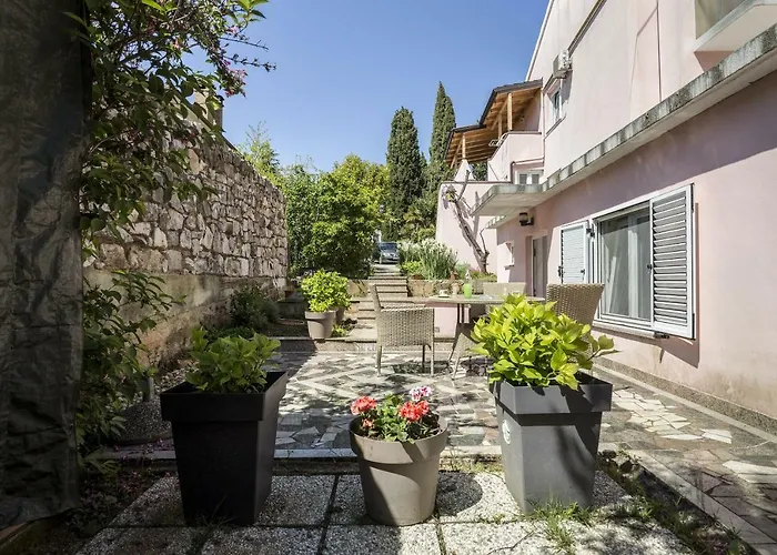 Ella Apartmán