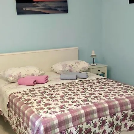 Ella Apartment *