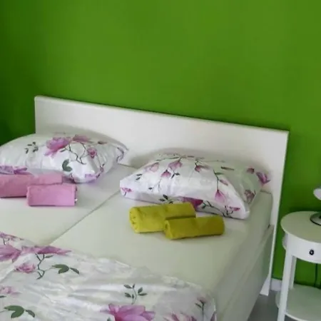 Ella Apartment *