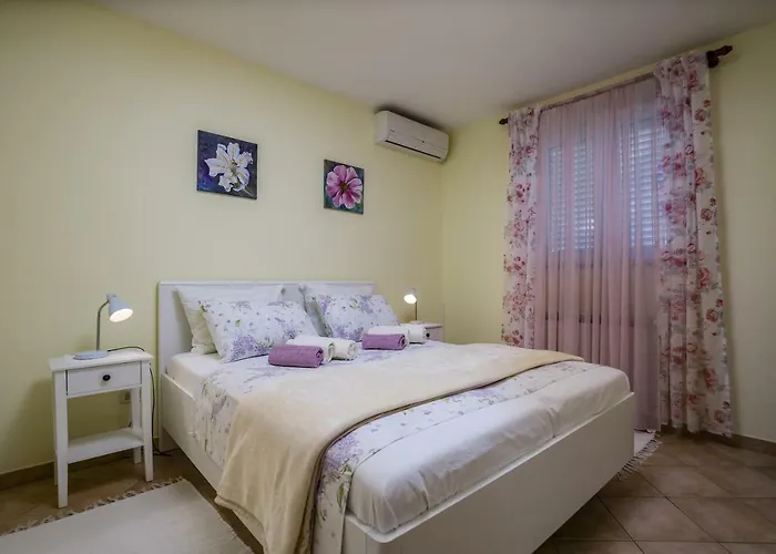 Διαμέρισμα Ella