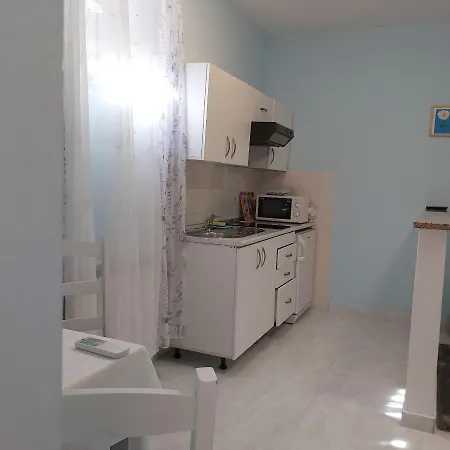 Ella Апартаменты Ровинь