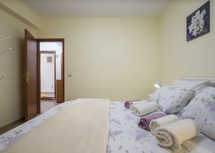 Ella 아파트 로비니